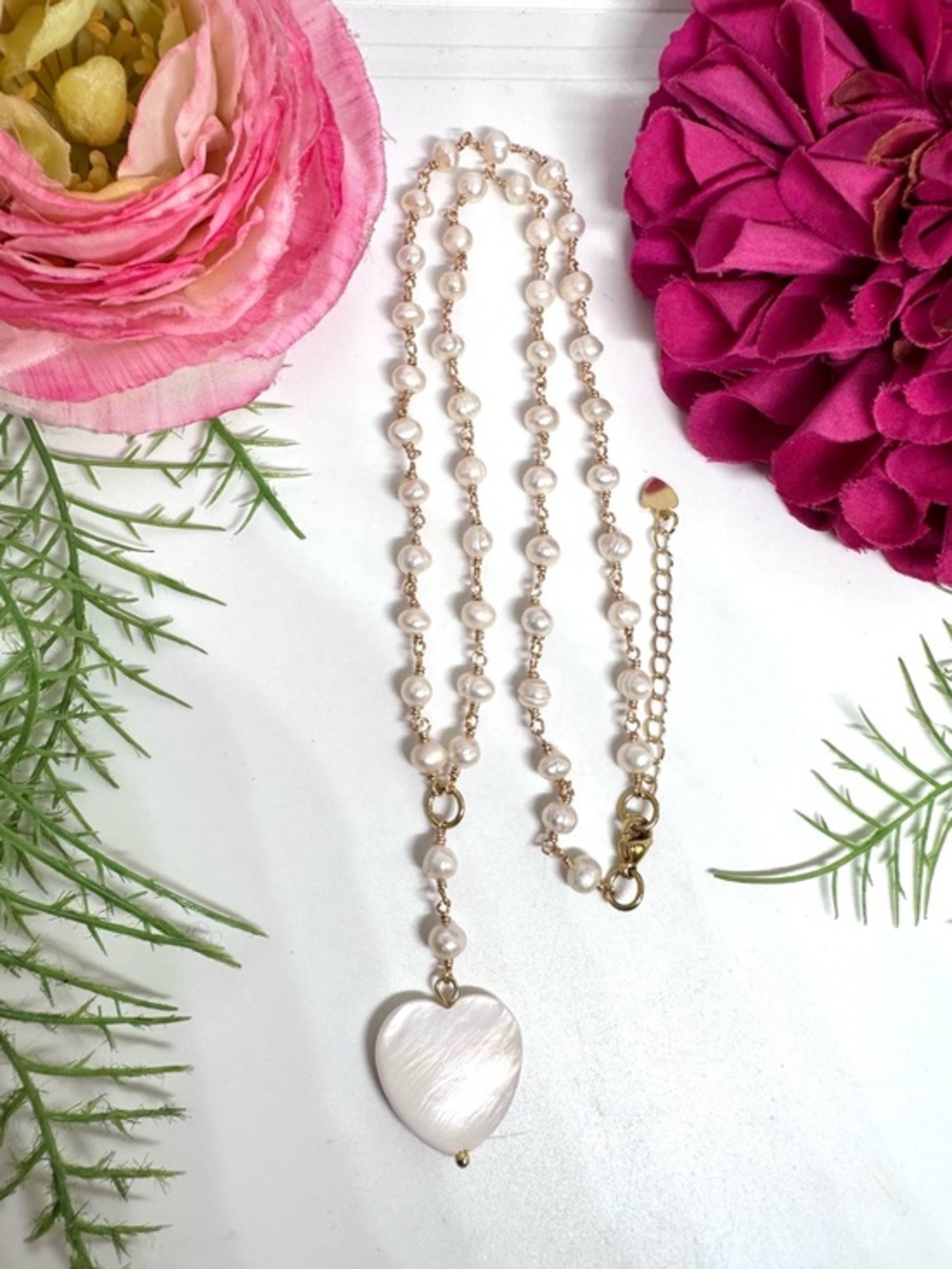 NEW⚜️Freshwater Pearl Beaded Shell Heart Charm Necklace